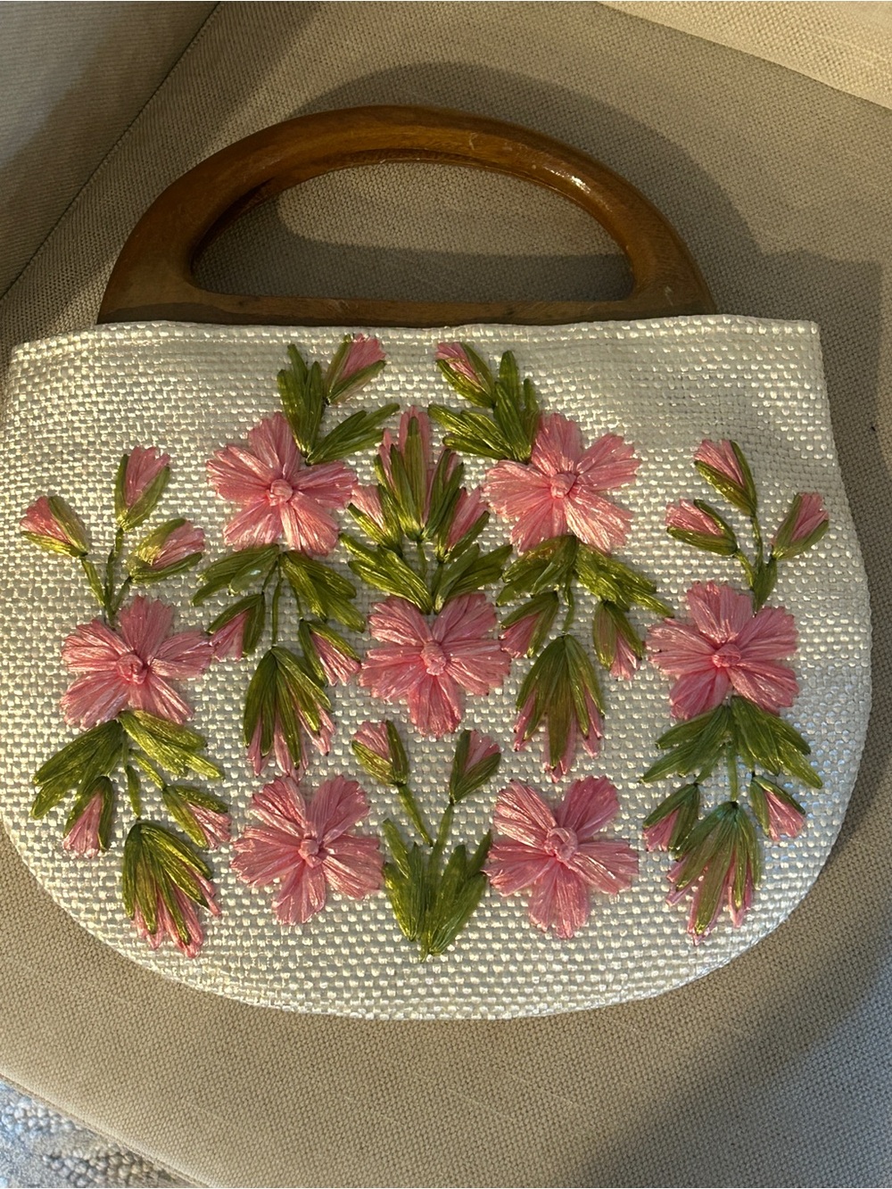 Vintage boho Raffia Floral Embroidered Handbag purse Wooden Handle Pink & Green
